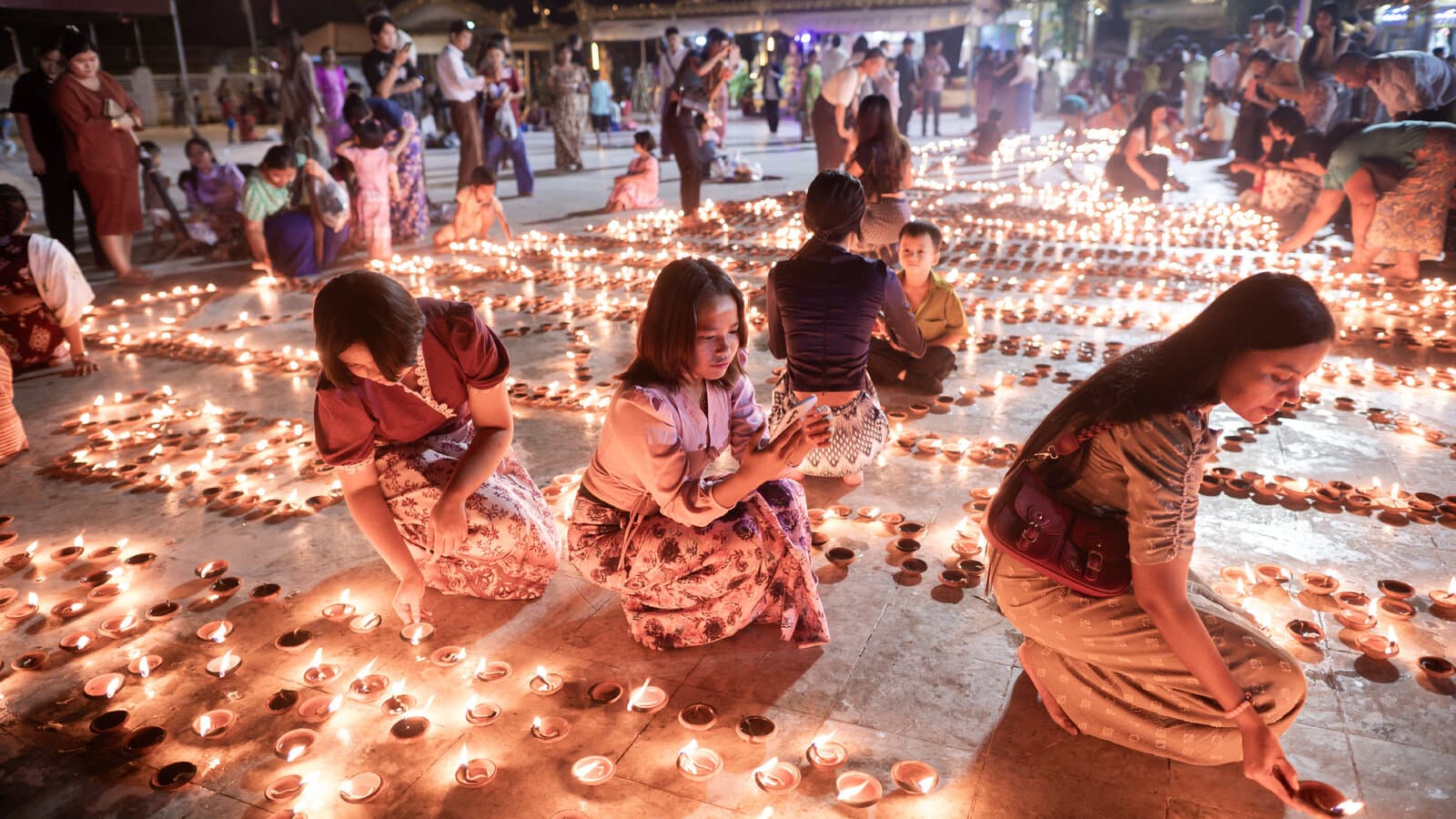 Paraglider bomb attack on festival kills 40, including children